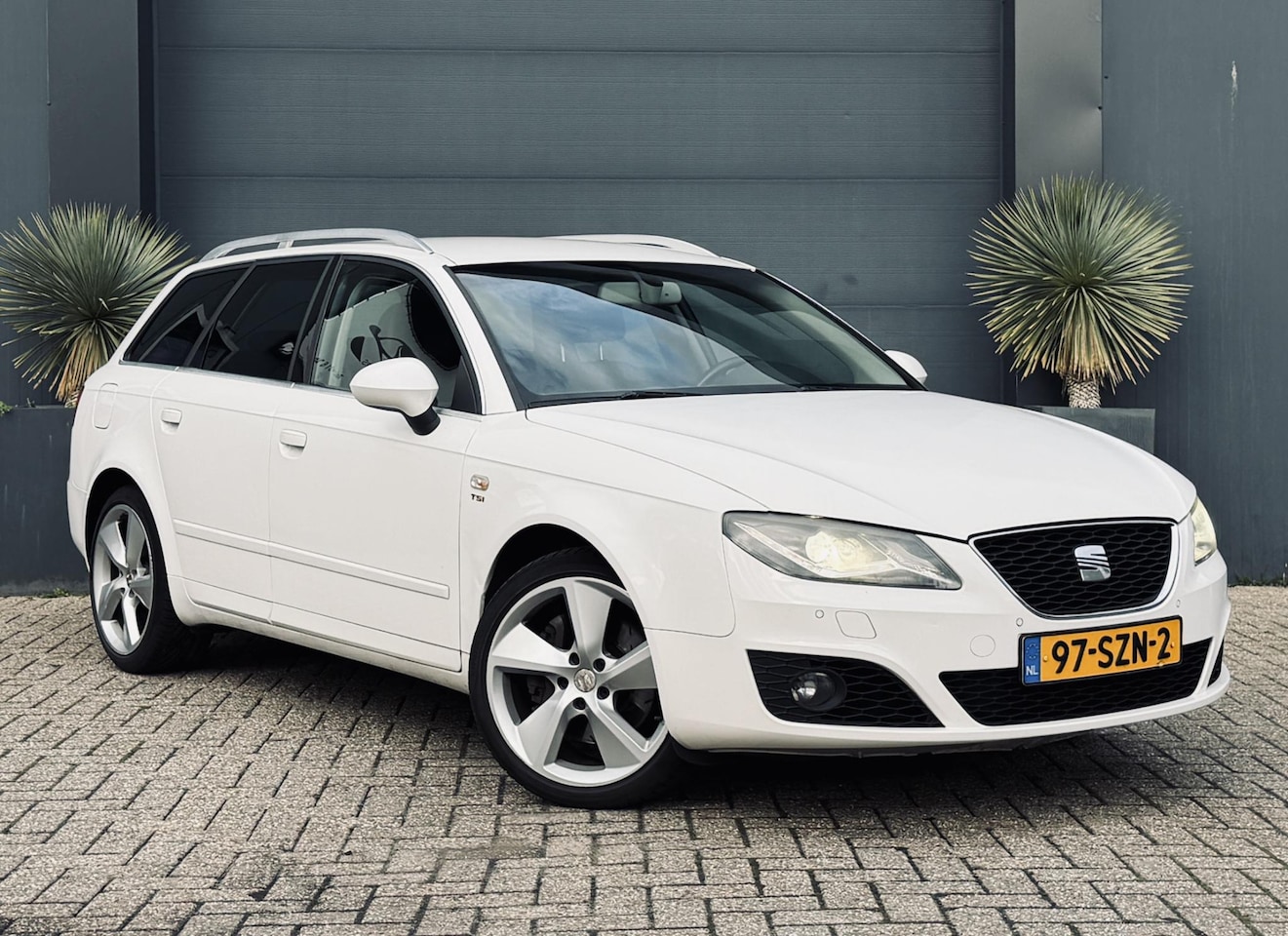 SEAT Exeo ST - 2.0 TSI Style 2.0 TSI Style - AutoWereld.nl