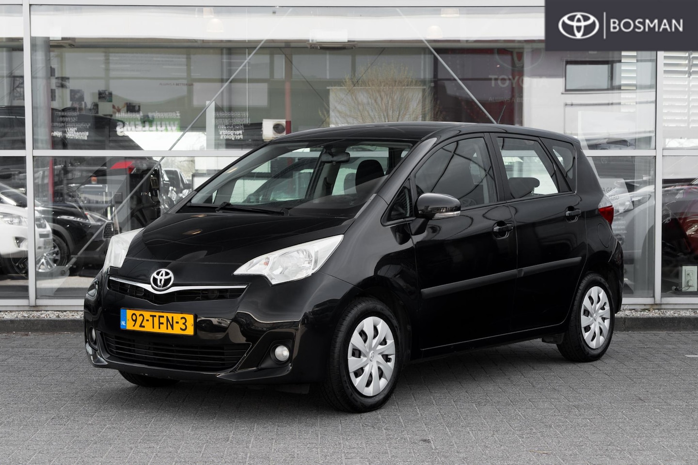 Toyota Verso S - 1.3 VVT-i Aspiration 1.3 VVT-i Aspiration - AutoWereld.nl
