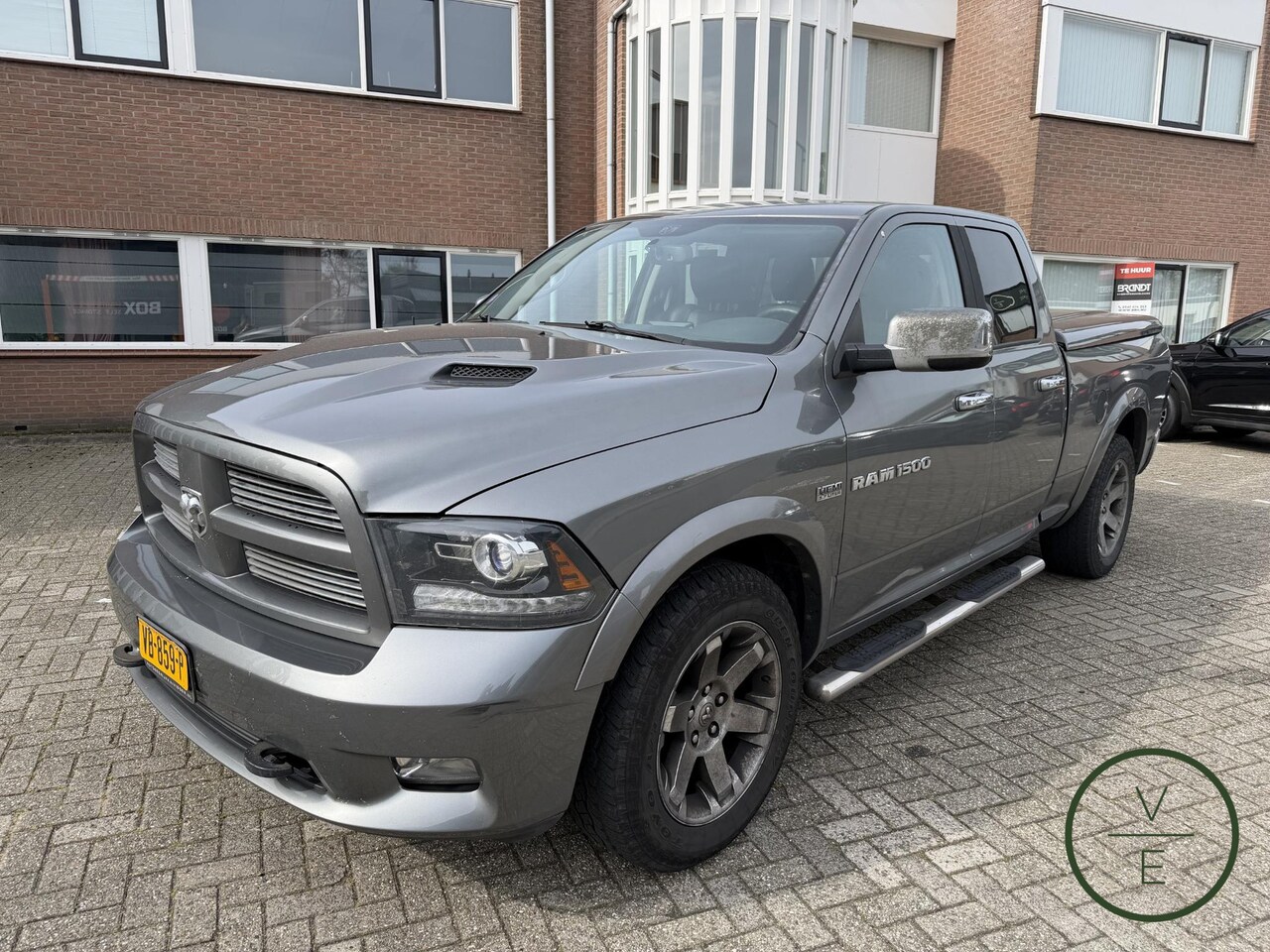 Dodge Ram 1500 - 5.7 V8 4x4 Quad Cab 6'4 | BTW | Schuifdak | Uitlaat syteem | - AutoWereld.nl
