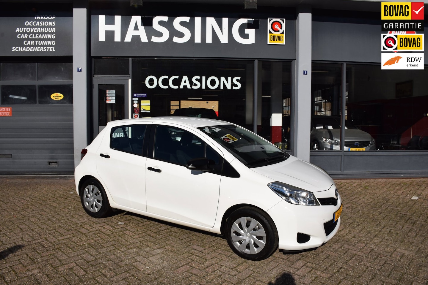 Toyota Yaris - 1.0 VVT-i Aspiration 1.0 VVT-i Aspiration, Airco, Electrische ramen en spiegels, Cent. deur vergrendeling, Radi - AutoWereld.nl
