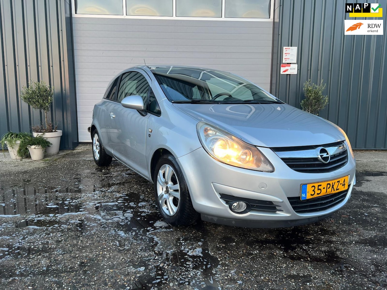 Opel Corsa - 1.3 CDTi EcoFlex S/S '111' Edition Airco 1e eigenaar - AutoWereld.nl