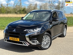 Mitsubishi Outlander - 2.4 PHEV Intense+/Camera/Trekhaak/Schuifdak