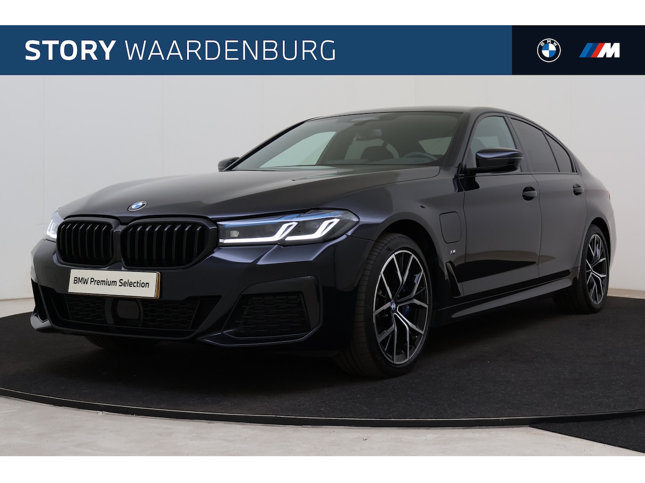BMW 5-serie - 520e High Executive M Sport Automaat / Laserlight / Achteruitrijcamera / Active Cruise Con - AutoWereld.nl