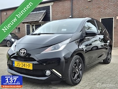 Toyota Aygo - 1.0 VVT-i x-play I Camera I CV I Airco I Limiter/Cruise