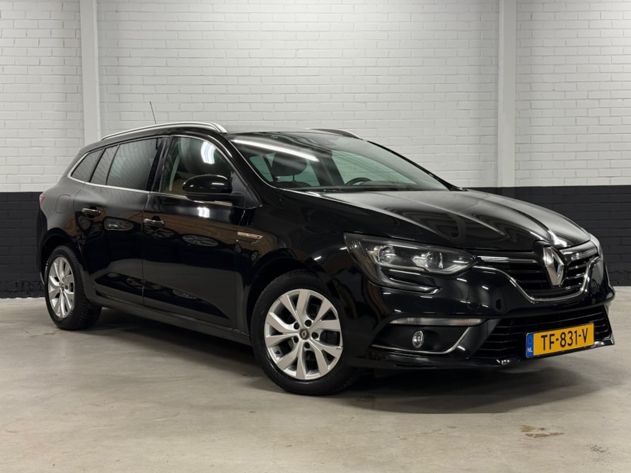 Renault Mégane Estate - 1.3 TCe Limited Carplay, Keyless, Trekhaak, PDC - AutoWereld.nl