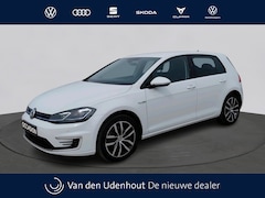 Volkswagen e-Golf - E-DITION | 17" Madrid velgen | Navigatie | Parkeersensoren |