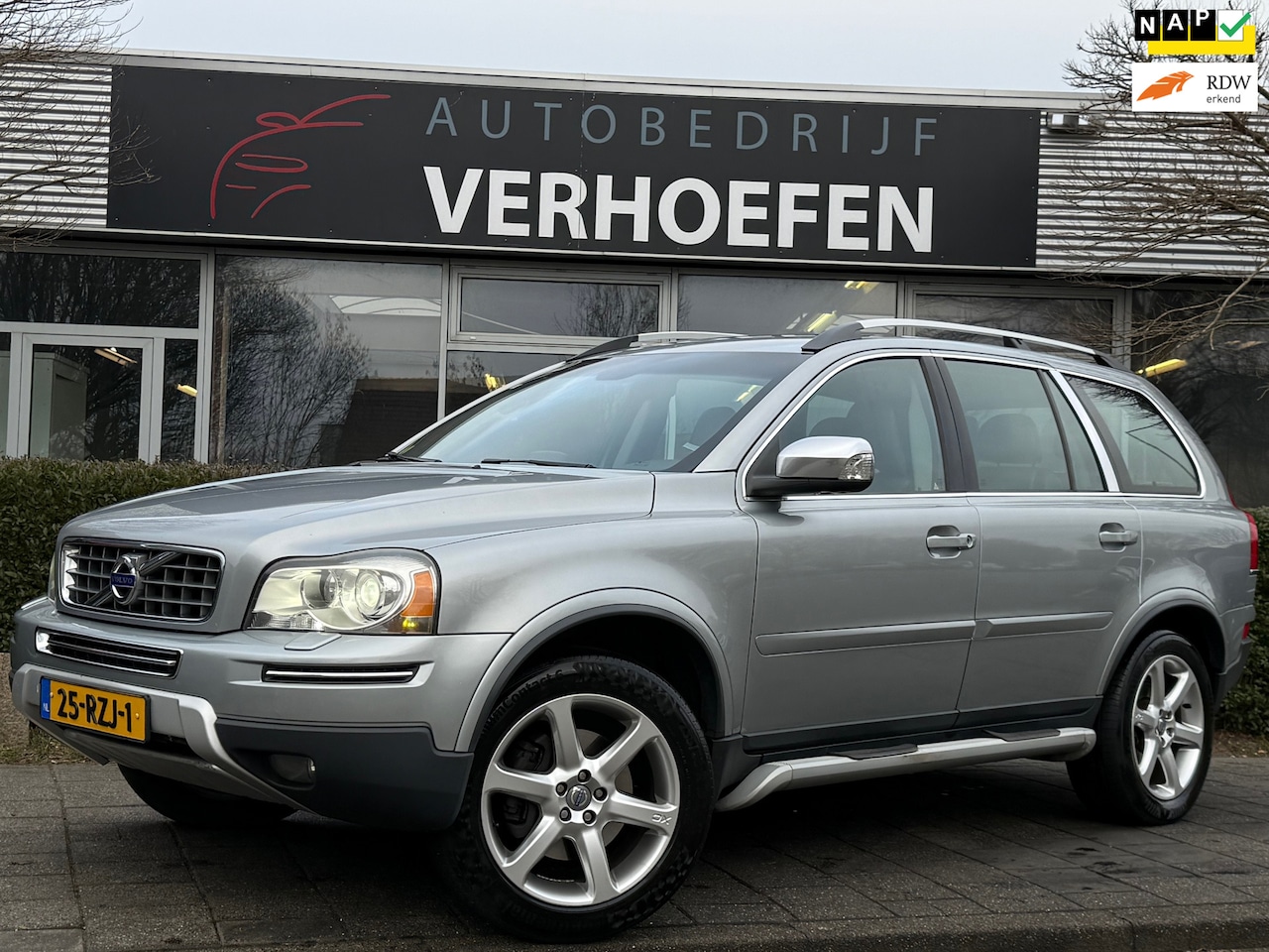 Volvo XC90 - 2.4 D5 Limited Edition - 7 PERS - Z.G.A.N. - CRUISE / CLIMATE - PARK CAMERA - BT - VOLLEDI - AutoWereld.nl