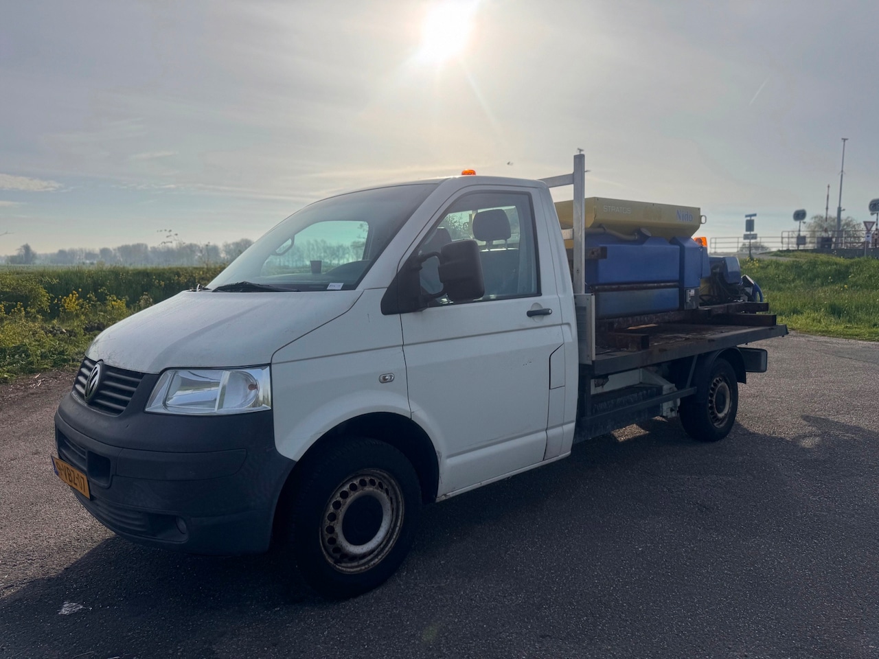 Volkswagen Transporter - 1.9 TDI 340 pickup *zoutstrooier* airco* pekeldienst* - AutoWereld.nl