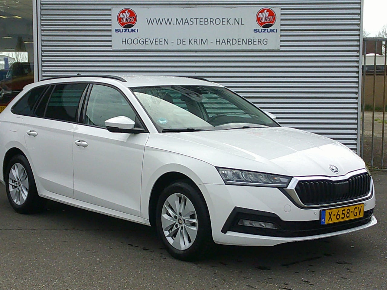 Skoda Octavia Combi - 1.0 e-TSI Business Edition Automaat Staat in Hoogeveen - AutoWereld.nl