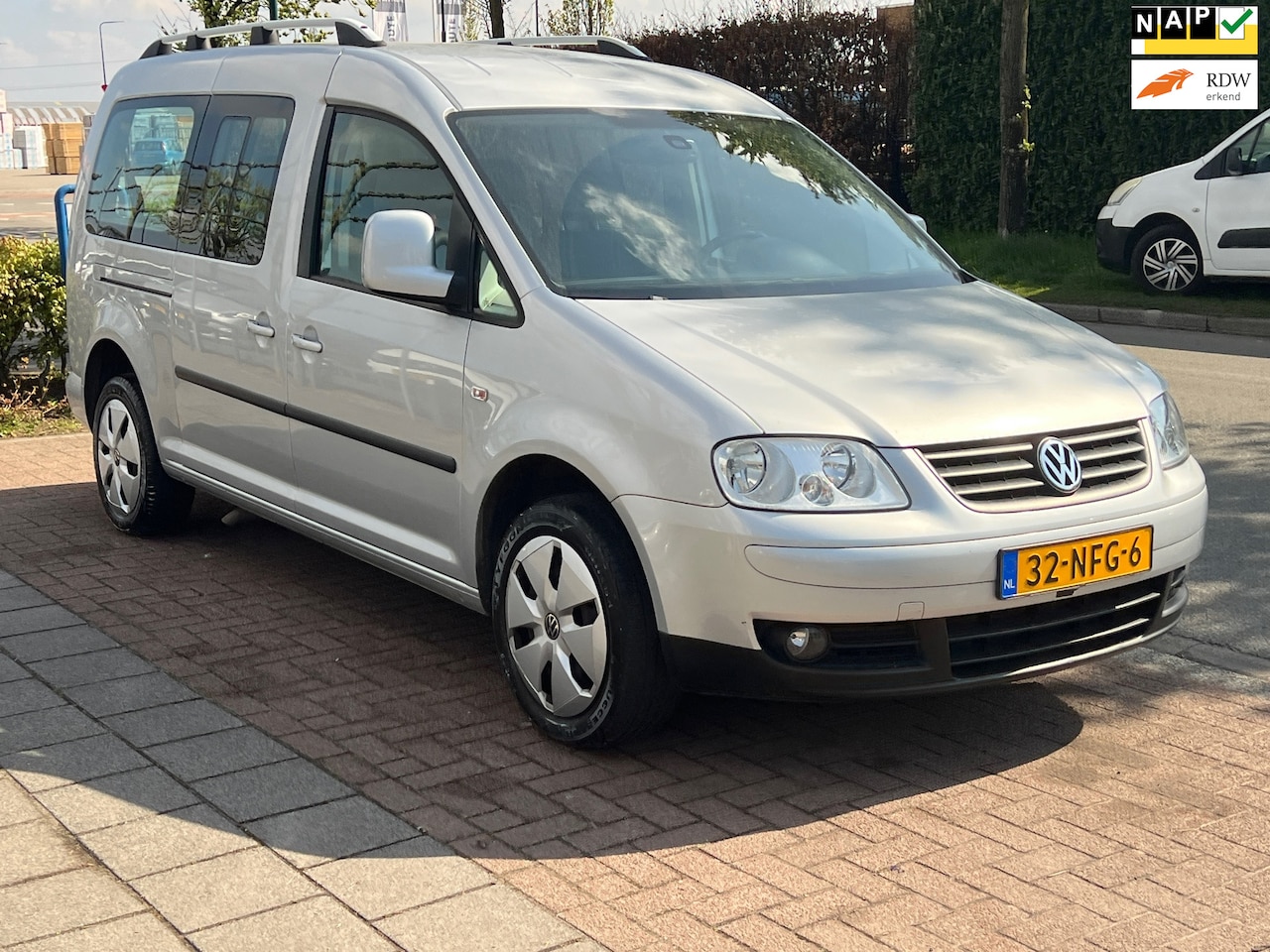 Volkswagen Caddy Maxi - 1.9TDI Comfort 5p. + INVALIDE |NAVIGATIE - AutoWereld.nl