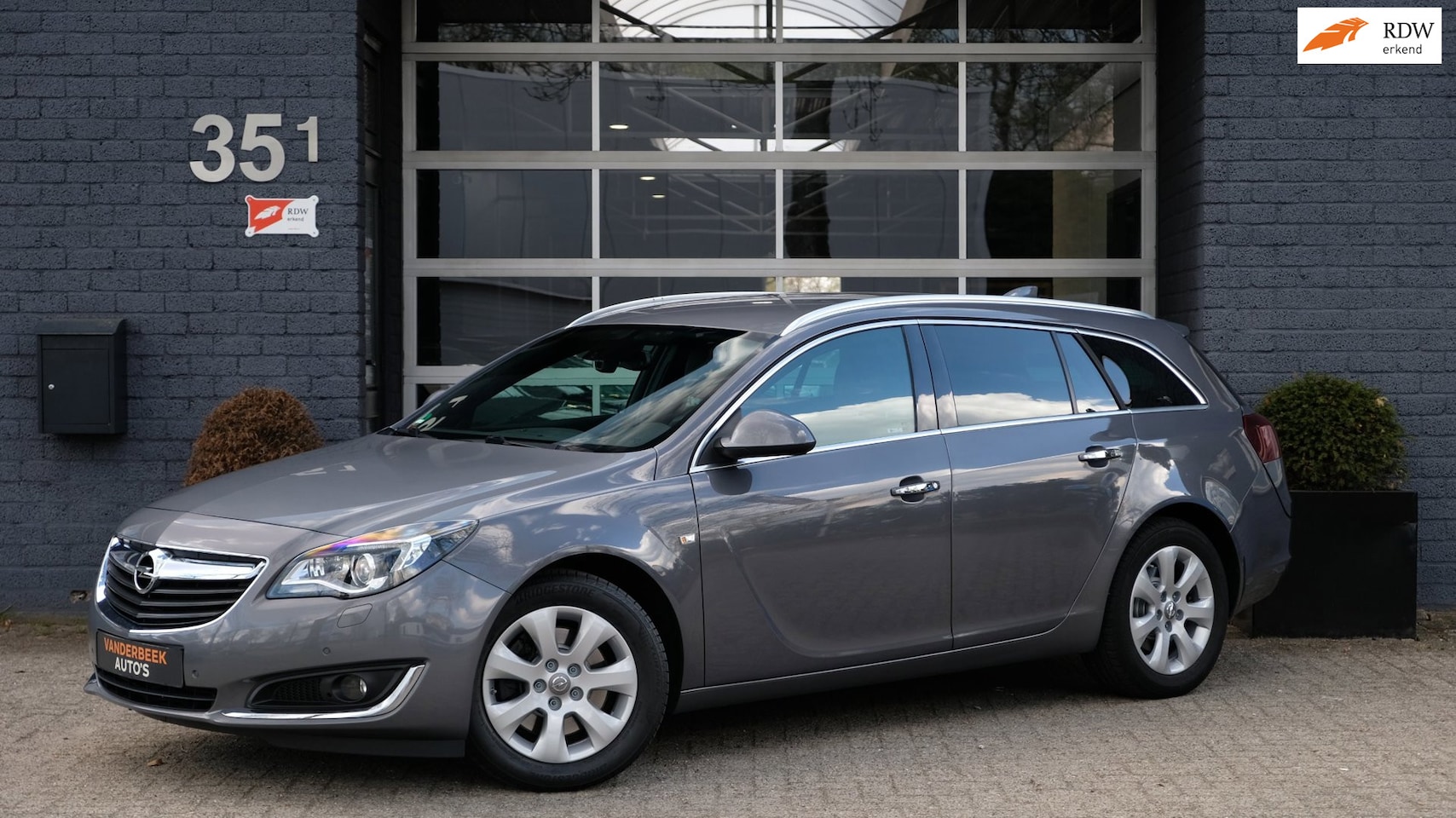 Opel Insignia Sports Tourer - SW 2.0 SIDI Turbo Innovation 4x4 250PK Carplay|Leder|Trekhaak - AutoWereld.nl