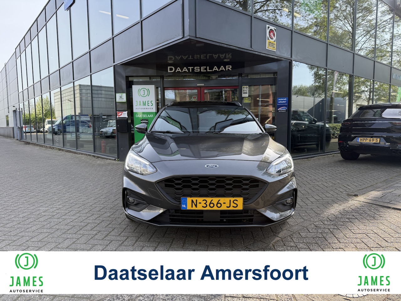Ford Focus Wagon - 1.0 EcoBoost Hybrid ST Line X Business Panoramadak/Trekhaak/Camera - AutoWereld.nl