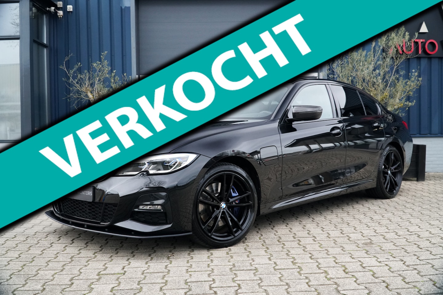 BMW 3-serie - 330e High Executive M Pakket 292PK! HARMAN|PANO|LASER - AutoWereld.nl