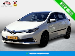 Toyota Auris - 1.2T Executive Black Pack / Panoramadak / Trekhaak / Dealeronderhouden / Stoelverwarming /
