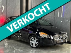 Volvo V60 - 1.6 DRIVe R-Design Leer | Led | Navi | Trekhaak | Start/Stop | Lmv | Cruise | Airco