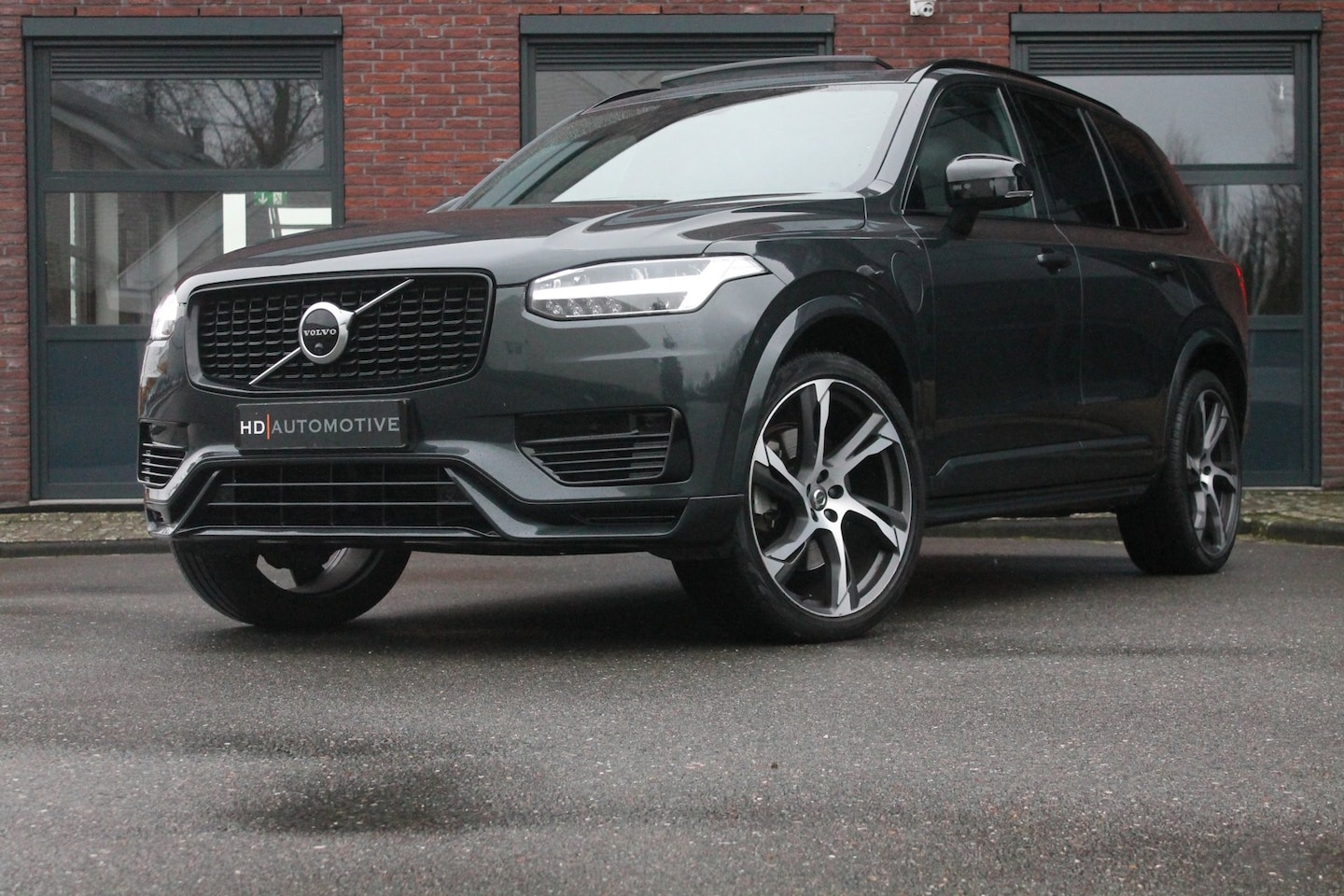 Volvo XC90 - 2.0 T8 Recharge AWD R-Design Pano Trekhaak Massage - AutoWereld.nl