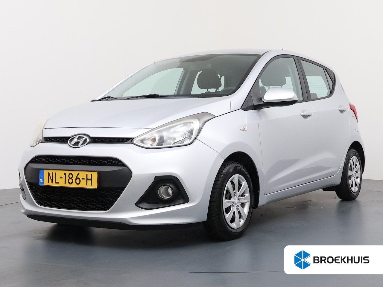 Hyundai i10 - 1.0i i-Motion Comfort | Airco (automatisch) | Buitenspiegels elektrisch verstel- en verwar - AutoWereld.nl
