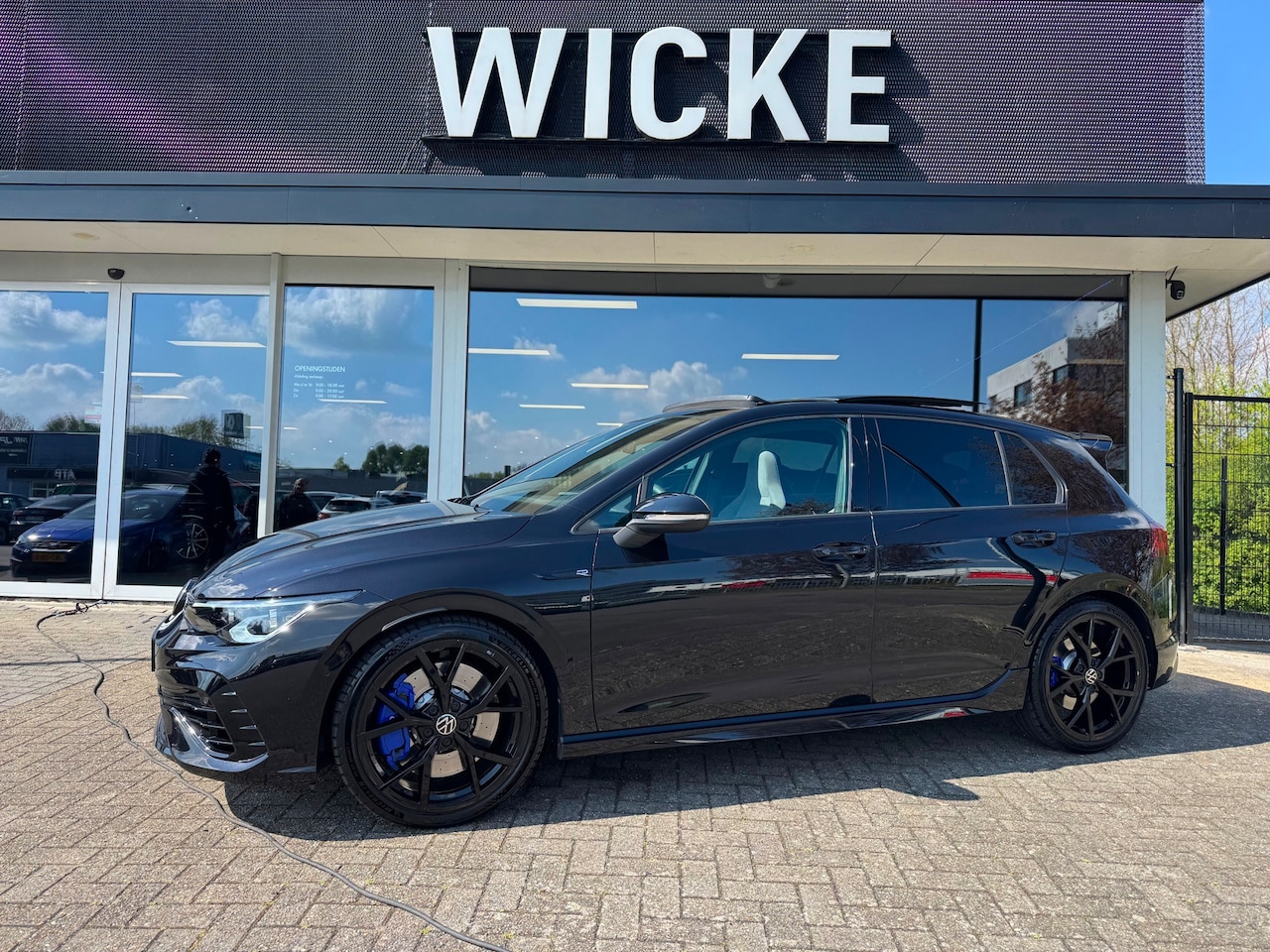 Volkswagen Golf - 2.0 TSI R 4Motion DSG Pano AKRA IQ HUD Drift modes - AutoWereld.nl