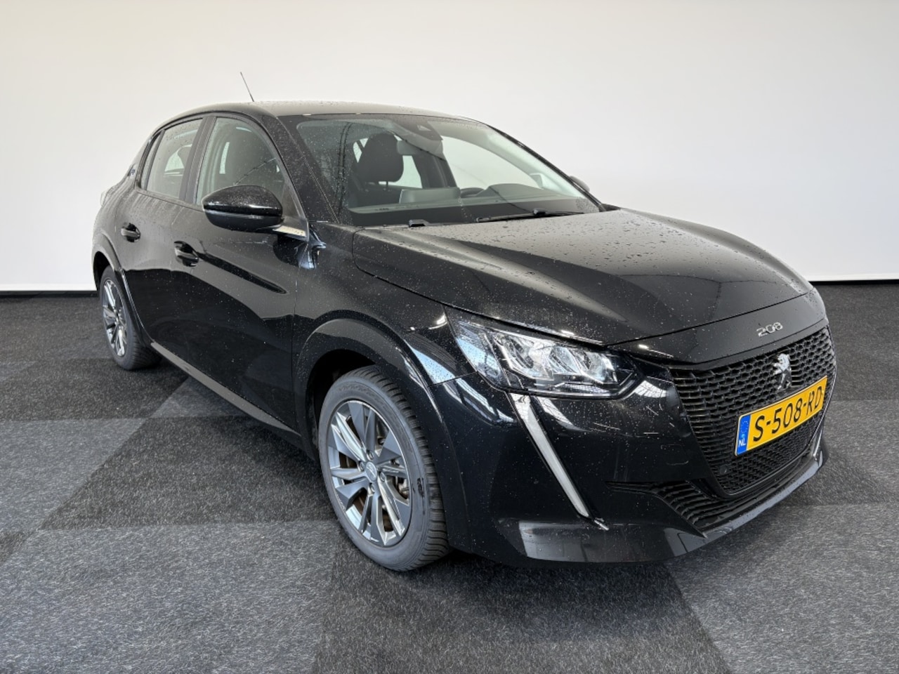Peugeot e-208 - EV Active 50 kWh SOH 94% Car play cruise control airco - AutoWereld.nl