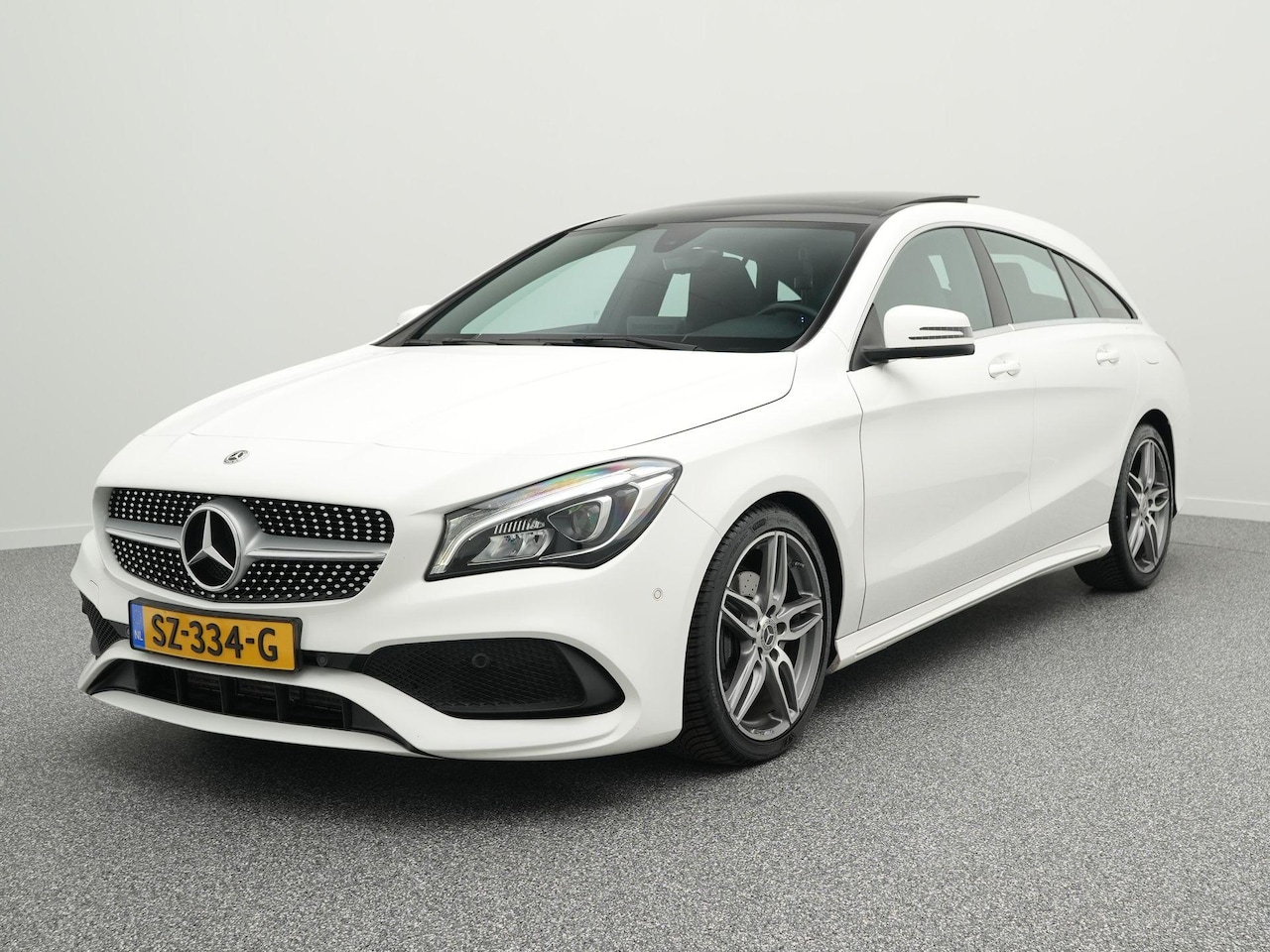 Mercedes-Benz CLA-klasse Shooting Brake - AMG 180 Business Solution 122 PK | LED | Panormadak | Trekhaak | Achteruitrijcamera | Crui - AutoWereld.nl