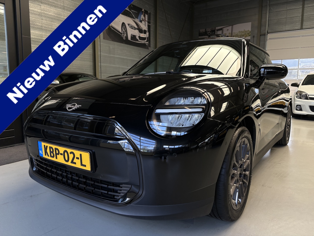 MINI Cooper - Mini E Essential 40.7 kWh Nieuw Camera, Head-up display, Cruise - AutoWereld.nl