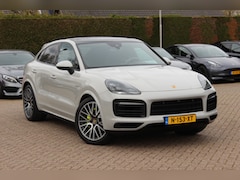 Porsche Cayenne Coupé - 3.0 E-Hybrid / Panoramadak / 360Camera / Sportdesign+Chrono / Luchtvering / 22'' / Sportui