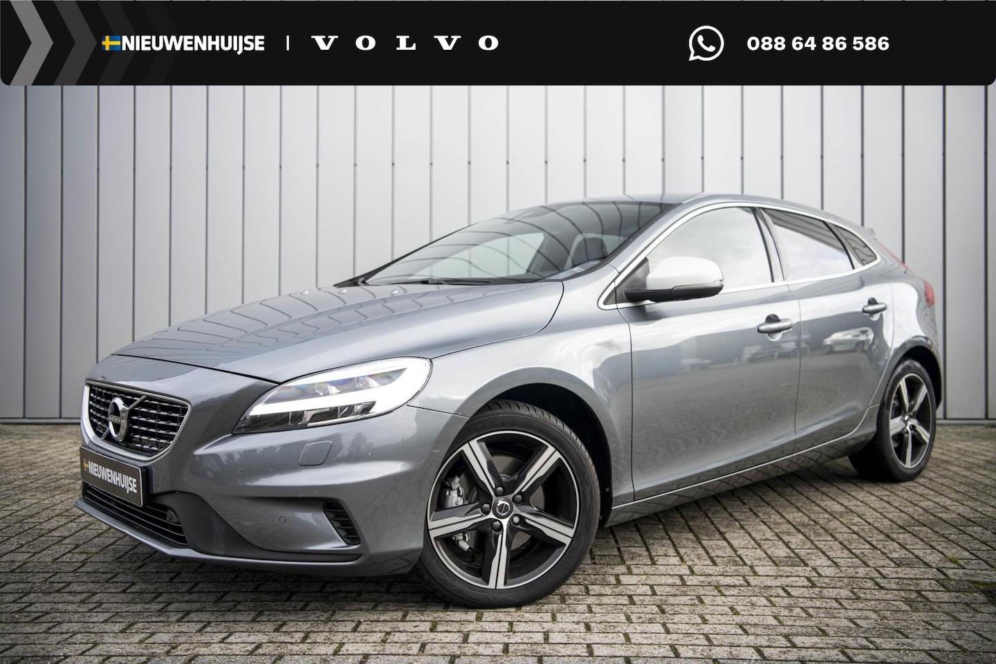 Volvo V40 - T3 Benzine R-Design | Stoel verwarming | 17" | Parkeer camera | Led koplampen | Parkeer se - AutoWereld.nl