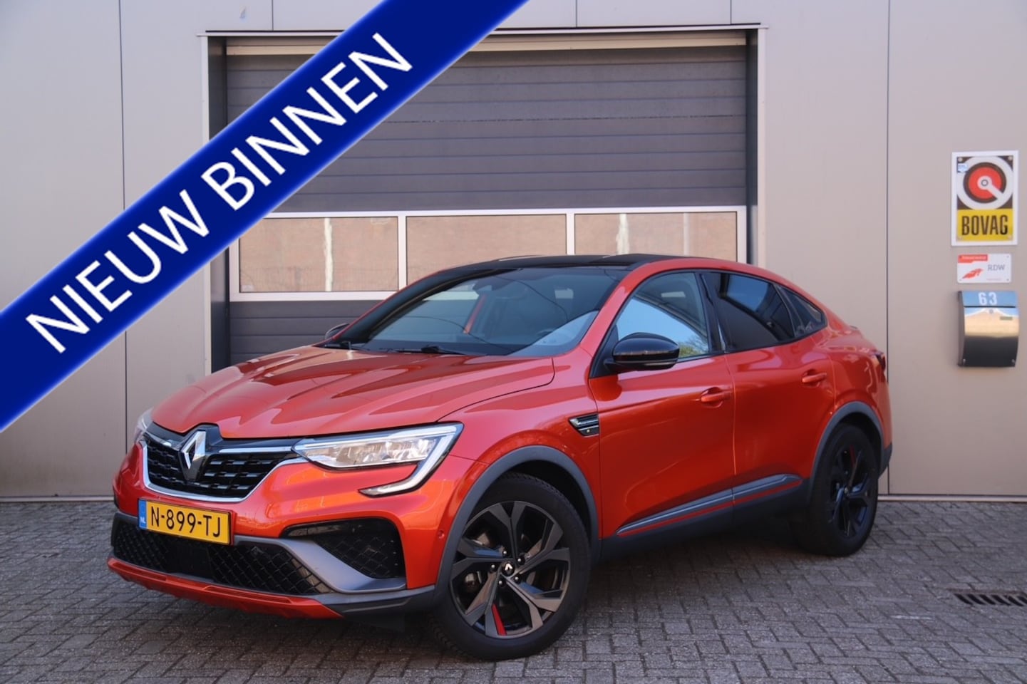 Renault Arkana - 1.6 E-Tech Hybrid 145 R.S. Line Orange Valencia, Stoel & Stuurverwarmd, Camera, Navi - AutoWereld.nl