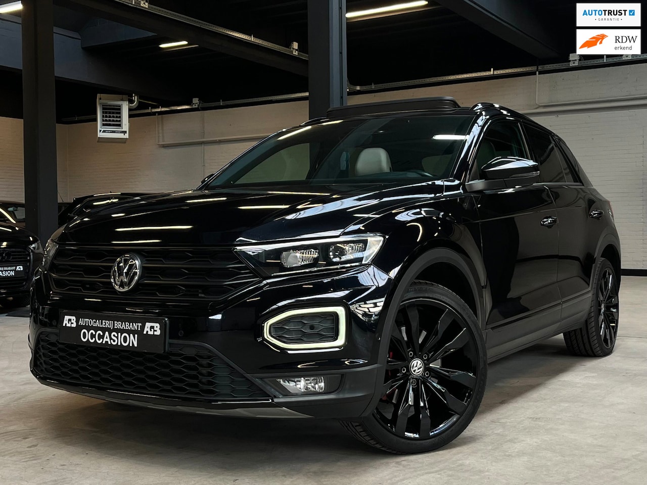 Volkswagen T-Roc - 2.0 TSI 4Motion Sport Pano/Carplay/ACC/Camera - AutoWereld.nl