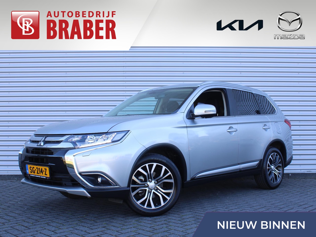 Mitsubishi Outlander - 2.0 Connect Pro | Stuur-/stoelverwarming | 360 Camera | Dodehoek detectie | Apple Carplay/ - AutoWereld.nl