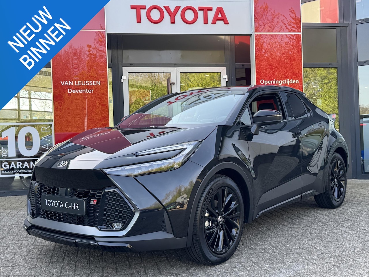 Toyota C-HR - 1.8 Hybrid 140 Black Edition NIEUW DIRECT UIT VOORRAAD LEVERBAAR - AutoWereld.nl