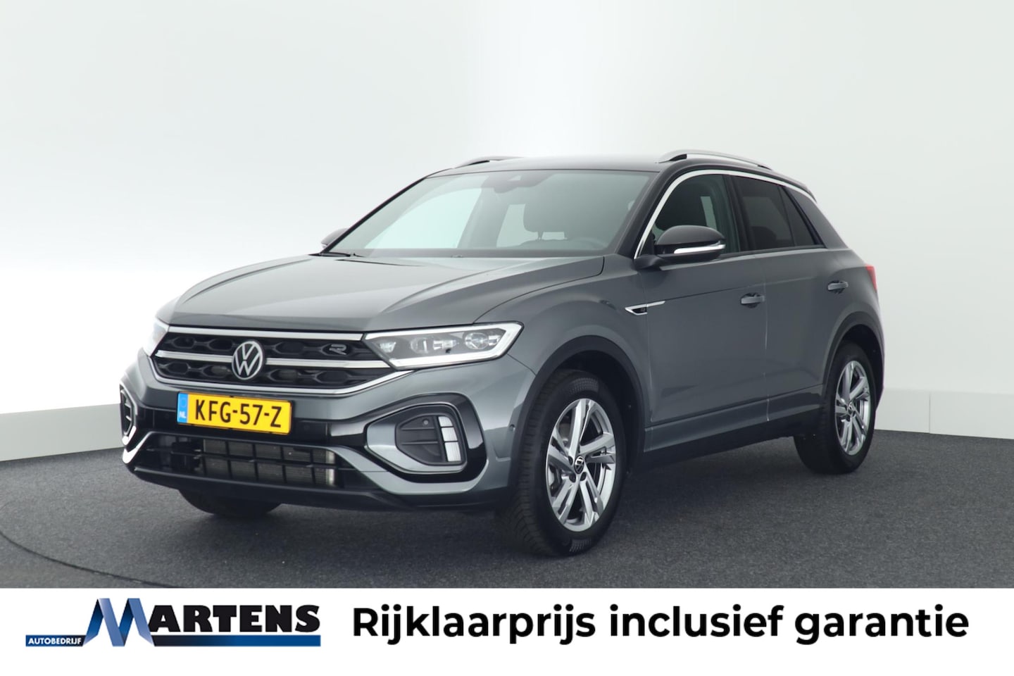 Volkswagen T-Roc - 1.5 TSI 150pk R-Line Trekhaak Camera Stoelverwarming + Massage Virtual Cockpit Navigatie - AutoWereld.nl
