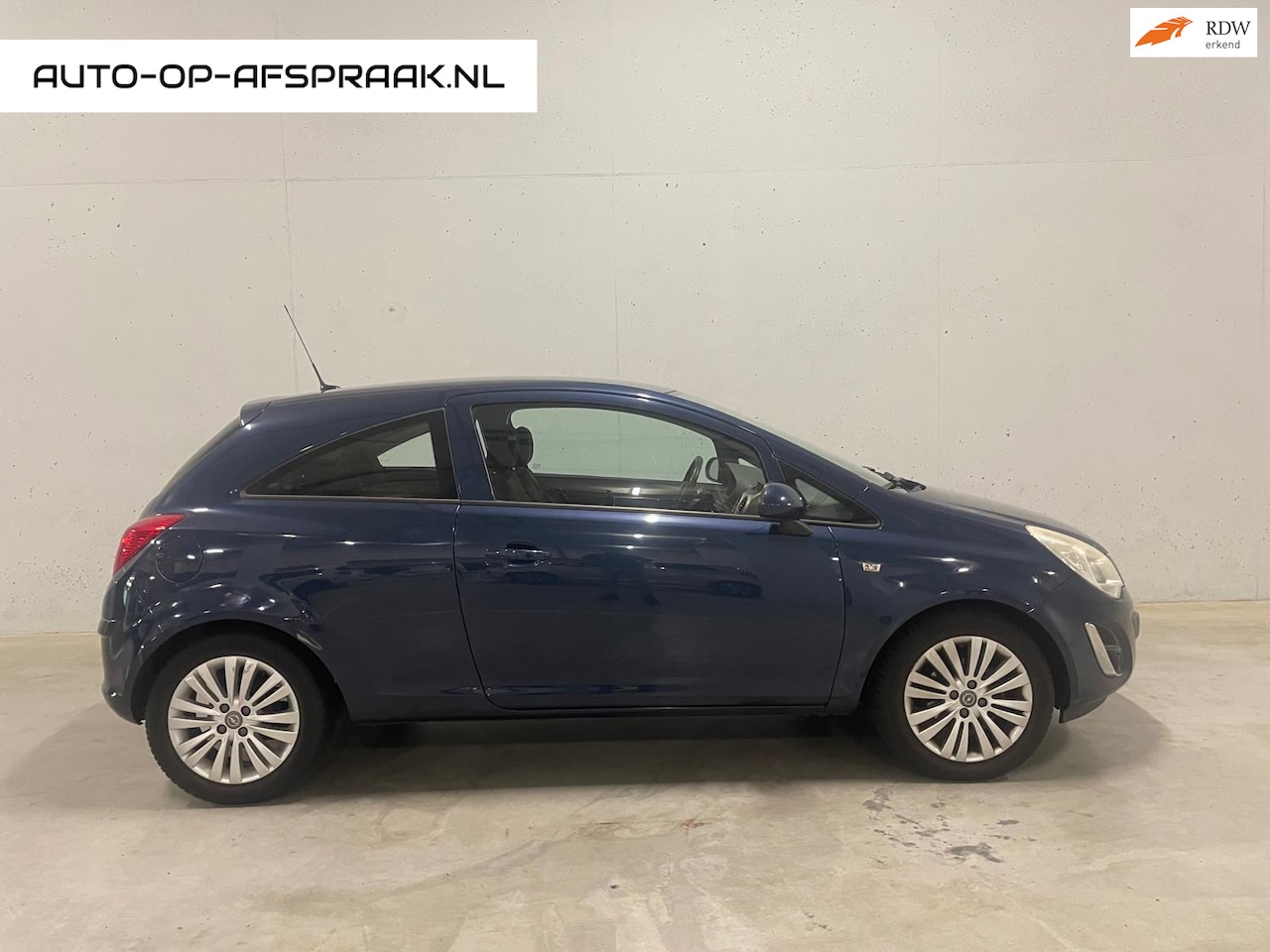 Opel Corsa - 1.2-16V Cosmo Automaat Airco Navi Cruise C. APK NAP - AutoWereld.nl