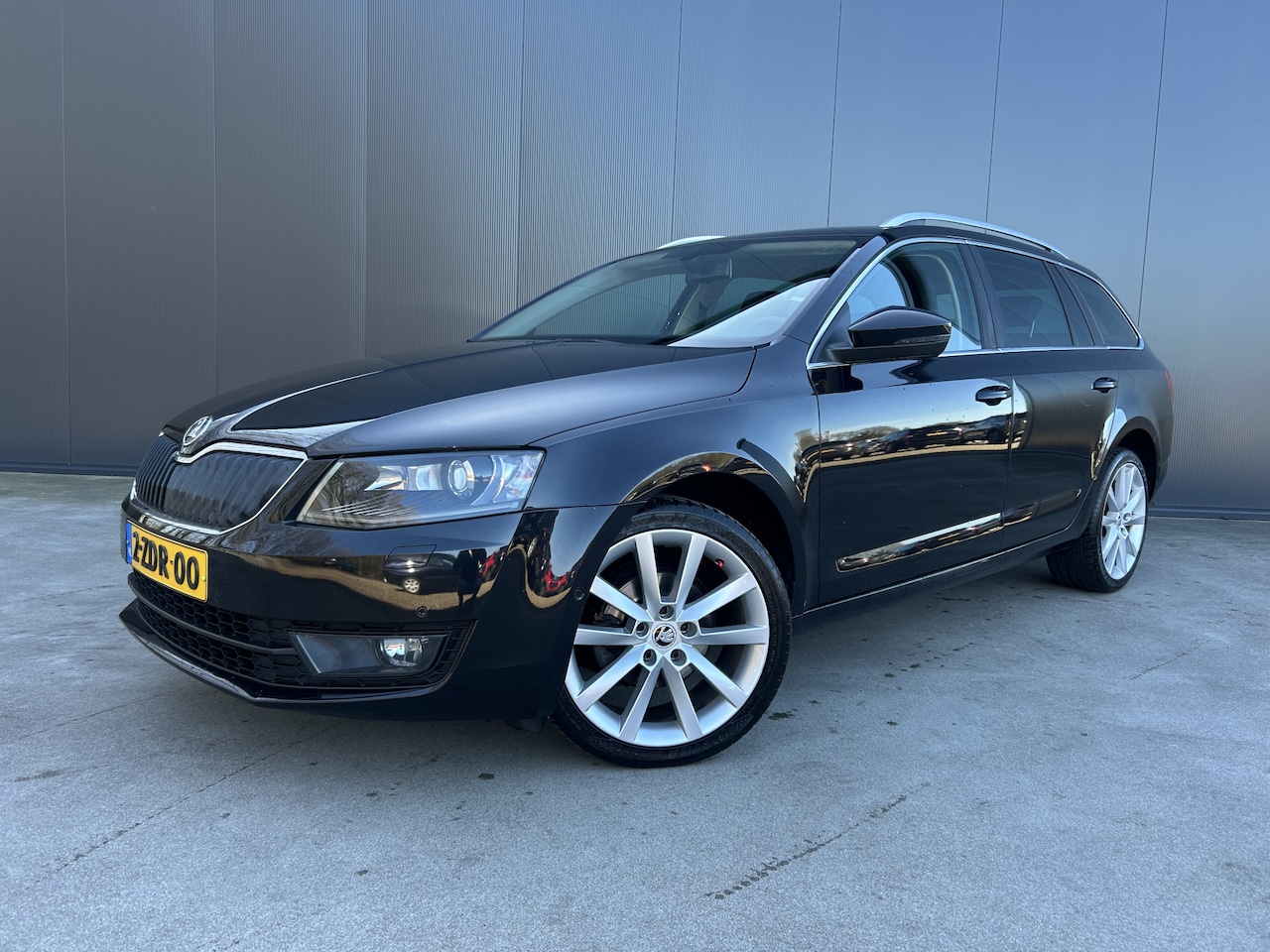 Skoda Octavia Combi - 1.2 TSI Businessline 1e EIGENAAR MEMORY STOEL TREKHAAK NAVI CRUISE ECC - AutoWereld.nl
