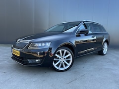 Skoda Octavia Combi - 1.2 TSI Businessline 1e EIGENAAR MEMORY STOEL TREKHAAK NAVI CRUISE ECC