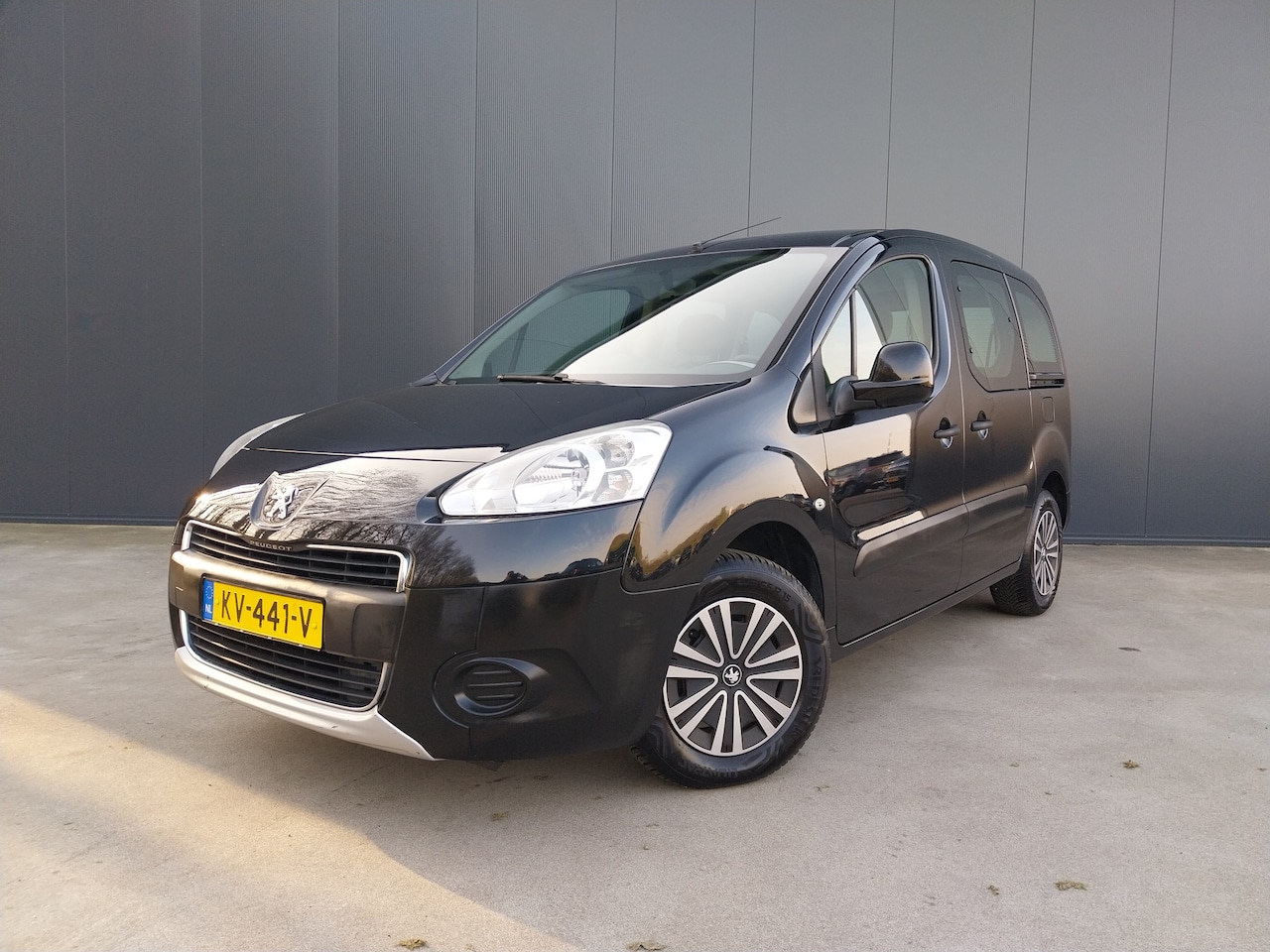 Peugeot Partner Tepee - 1.6 VTi Access AIRCO TREKHAAK - AutoWereld.nl