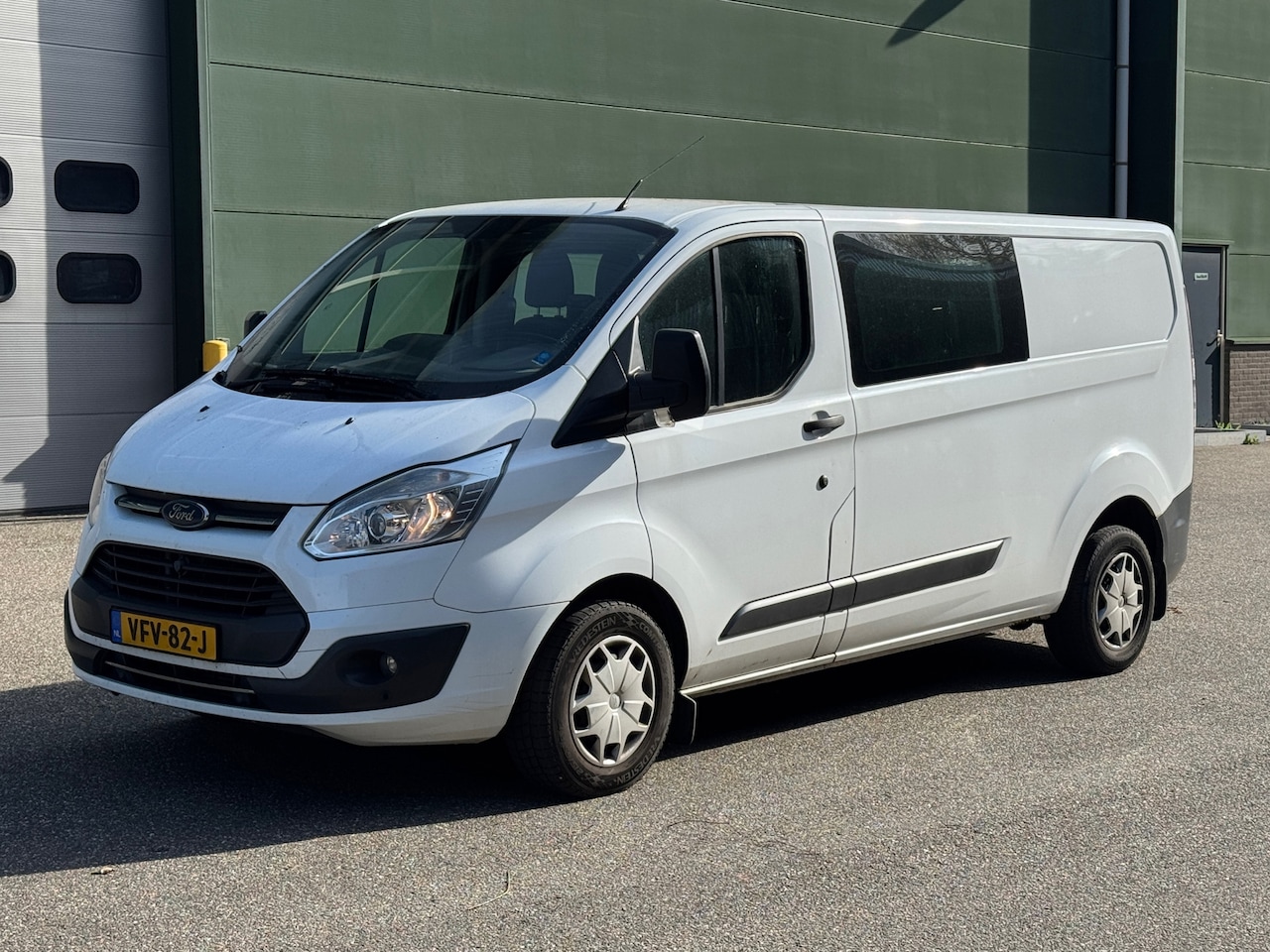 Ford Transit Custom - 310 2.0 TDCI L2H1 Trend DC 310 2.0 TDCI L2H1 Trend DC - AutoWereld.nl