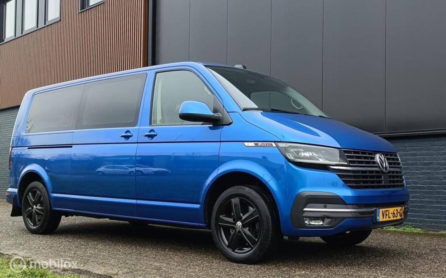 Volkswagen Transporter - 2.0 TDII L2H3 32 Highline DSG BULLY CAMERA LEER PDC LED TREKHAAK 22950 exc btw - AutoWereld.nl