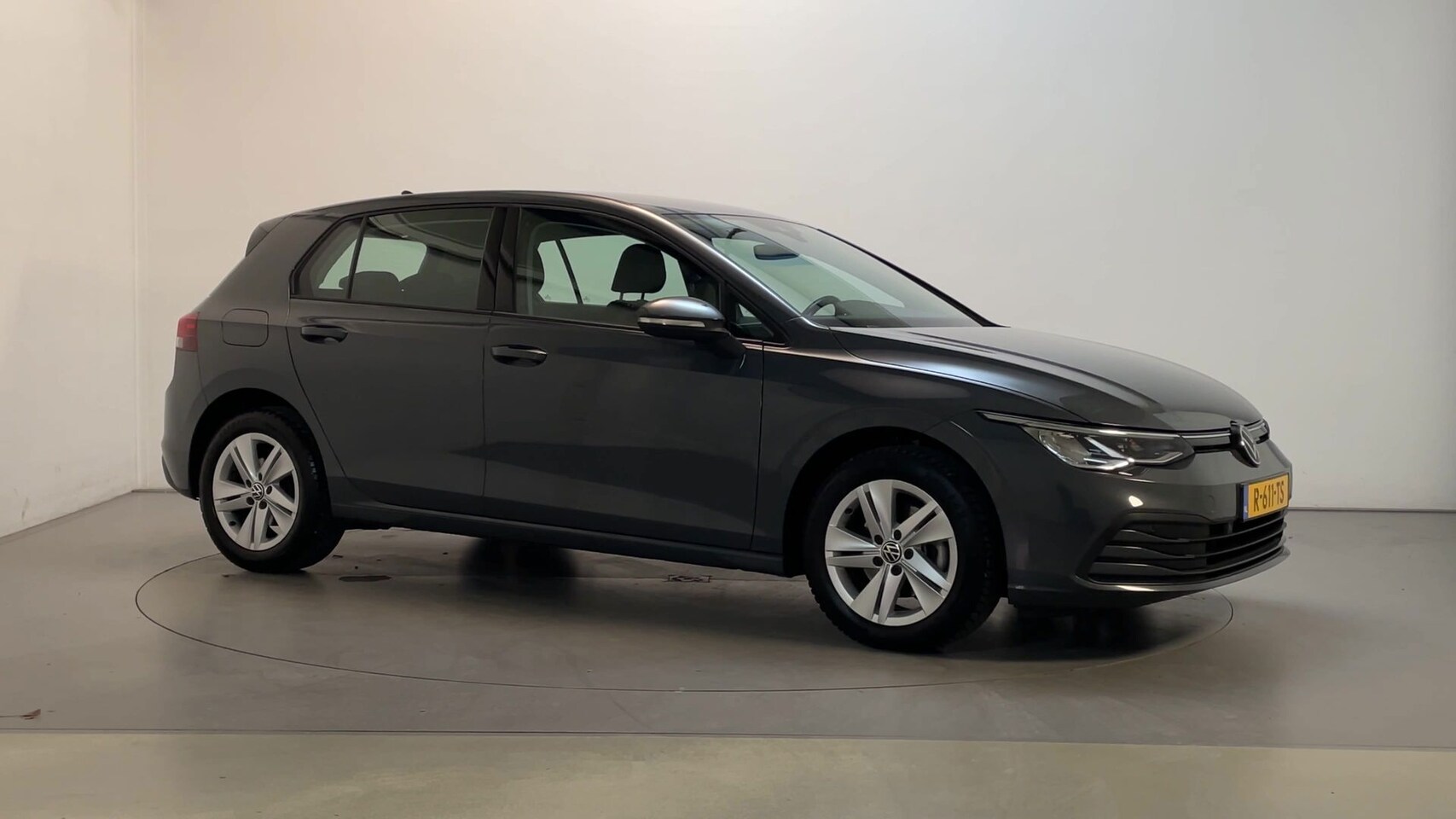 Volkswagen Golf - 1.5 TSI Life Business Alcantara Sfeerverlichting Stoelverwarming Navigatie - AutoWereld.nl