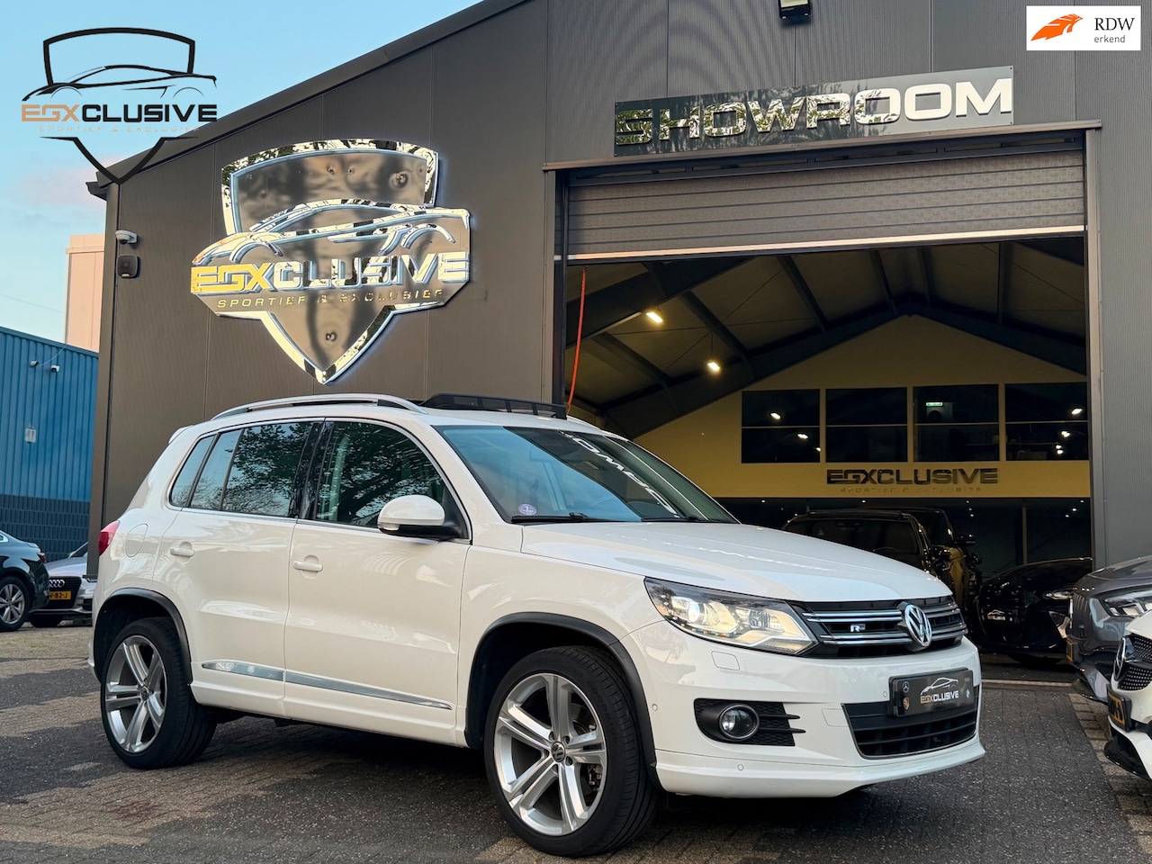 Volkswagen Tiguan - 1.4 TSI Sport&Style R Line / Pano / Xenon - AutoWereld.nl