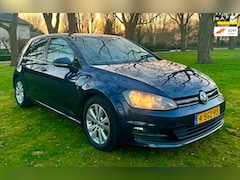 Volkswagen Golf - 1.6 TDI Highline BlueMotion | PDC | Navi | Parkeer Assistent | Sportstoelen |Elekt Spiegel