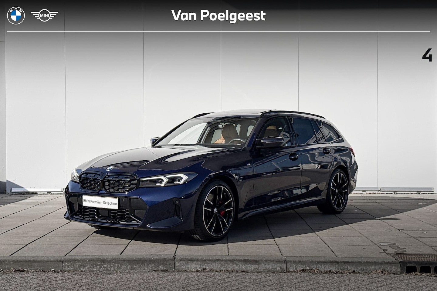 BMW 3-serie Touring - M340d xDrive M-Sport Pro / Driving assistant prof / 19 inch / Head up Display / Glazendak - AutoWereld.nl