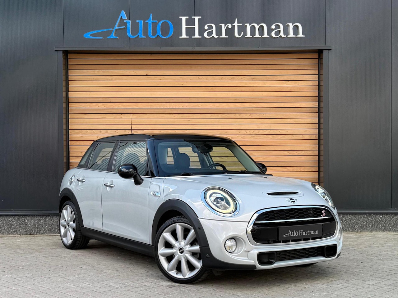 MINI Cooper S - 2.0 LEDER|CARPLAY|CRUISECONTROL - AutoWereld.nl