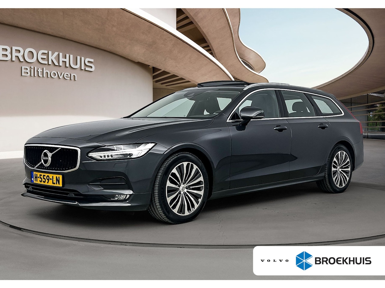 Volvo V90 - 2.0 T4 Momentum Pro | Panoramadak | BLIS | PDC V+A en Camera | Adaptieve LED Koplampen | L - AutoWereld.nl