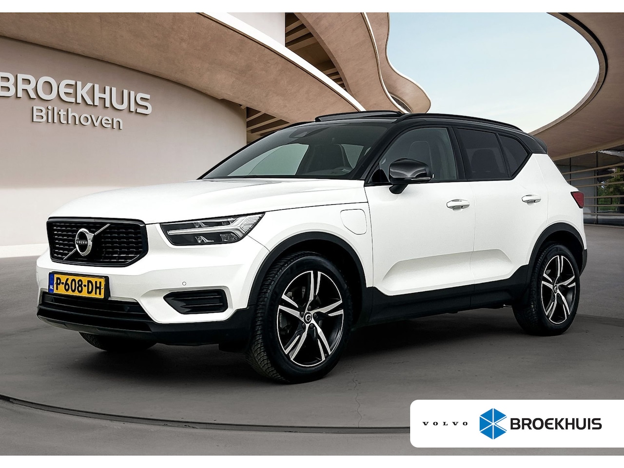 Volvo XC40 - 1.5 T5 Recharge R-Design | Trekhaak | Pannoramadak | PDC V+A en Camera | Adaptive Cruiscon - AutoWereld.nl
