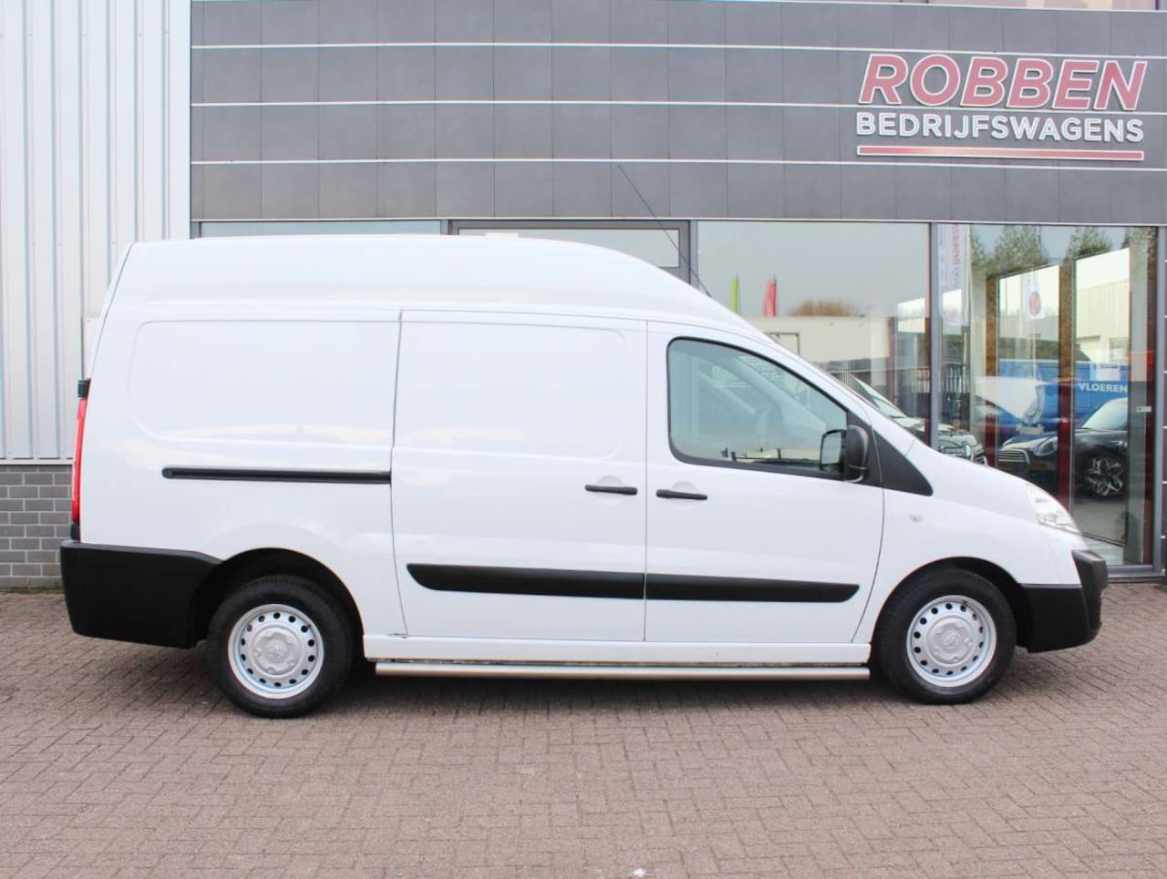Toyota ProAce - 2.0D L2H2 Airco/Cruise 2 Schuifdeuren - AutoWereld.nl