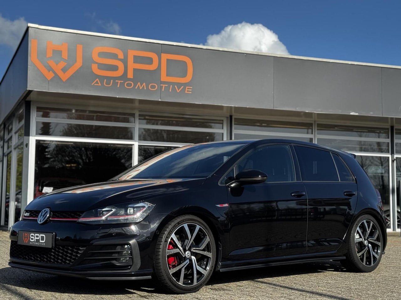Volkswagen Golf - 2.0 TSI GTI|300PK|Carplay|Sfeer|Stand|Camera - AutoWereld.nl