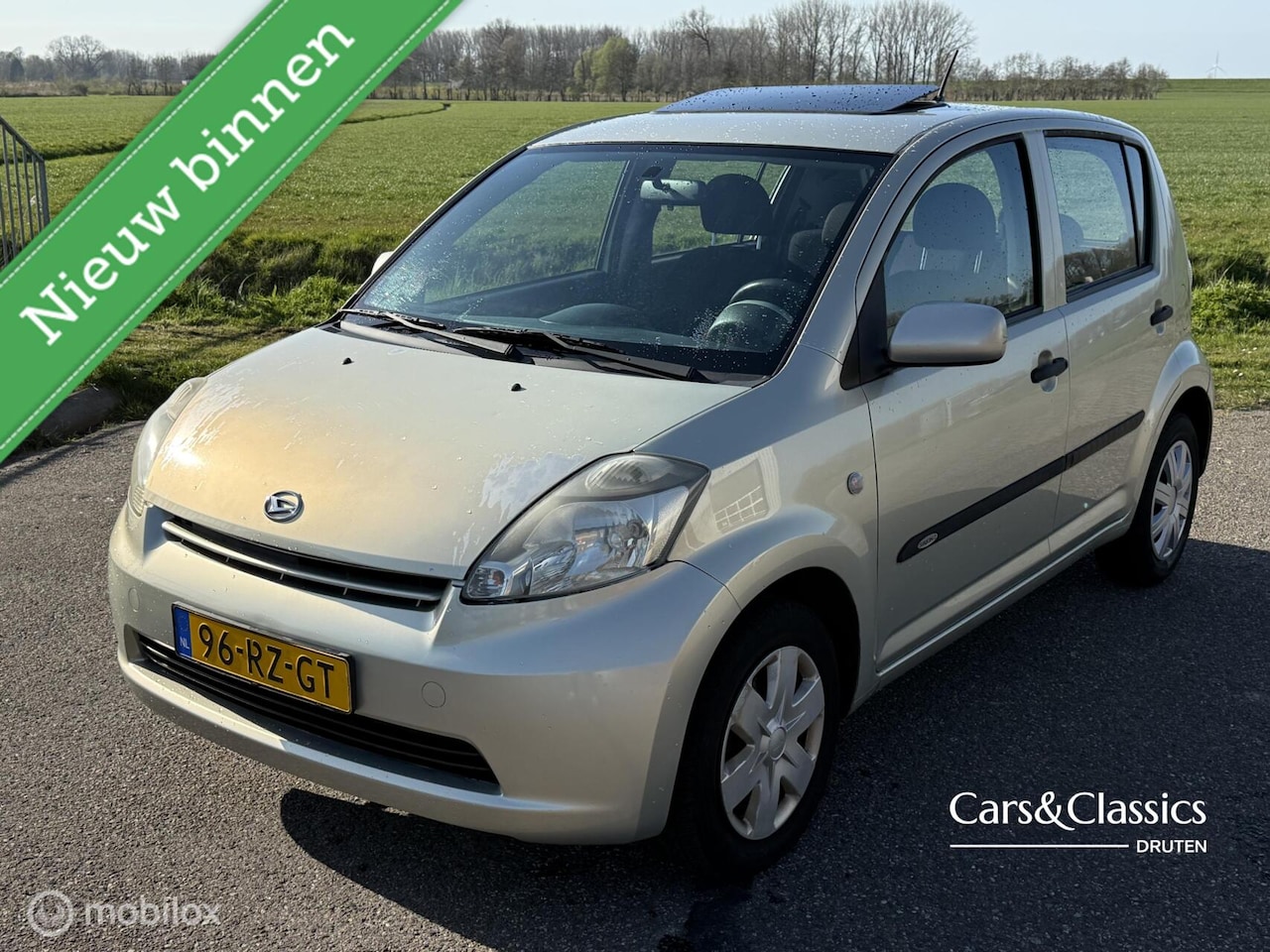 Daihatsu Sirion 2 - 1.3-16V Comfort Panoramadak - AutoWereld.nl