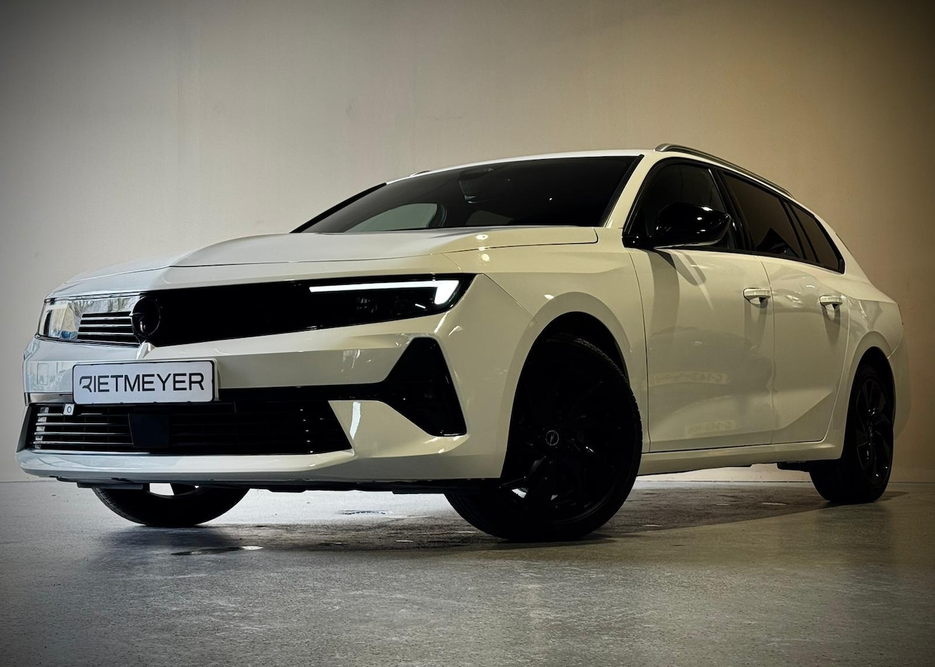 Opel Astra Sports Tourer - 1.2 GS Line |Stoel/Stuurverw. |360° |Sfeer |Keyless - AutoWereld.nl