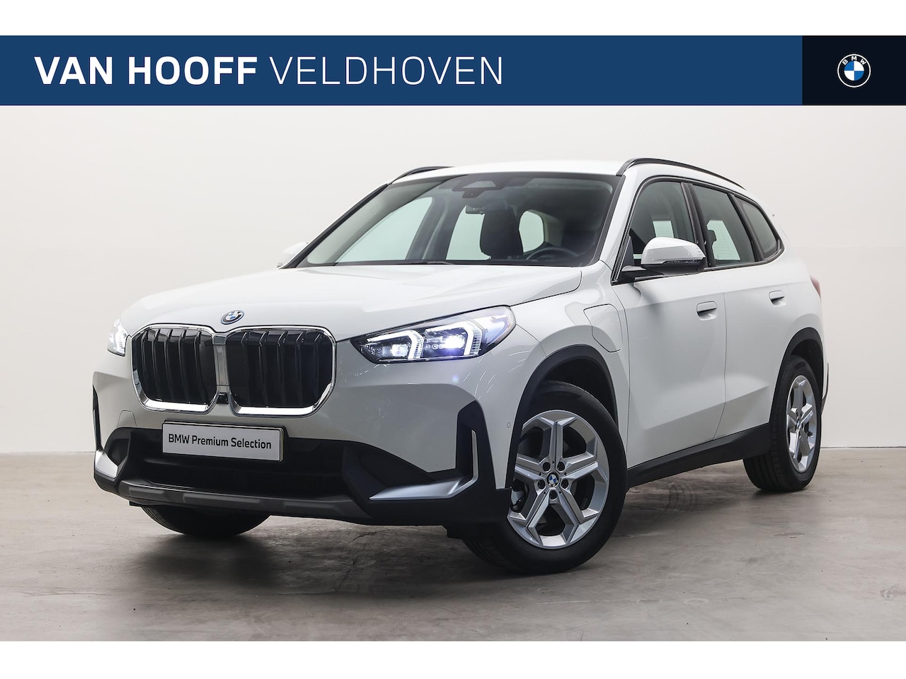 BMW X1 - xDrive25e Automaat / Trekhaak / Adaptieve LED / Parking Assistant Plus / Comfort Access / - AutoWereld.nl